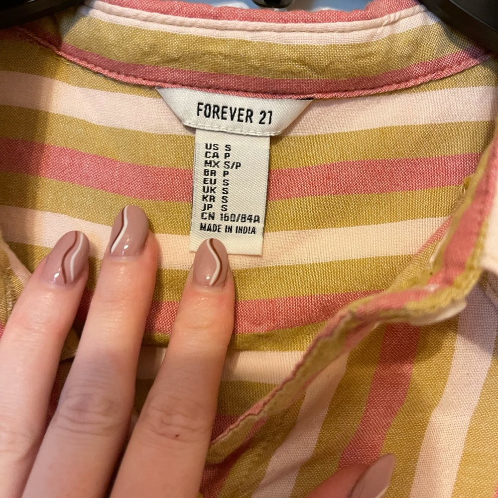 button down shirt - Picture 2 of 2